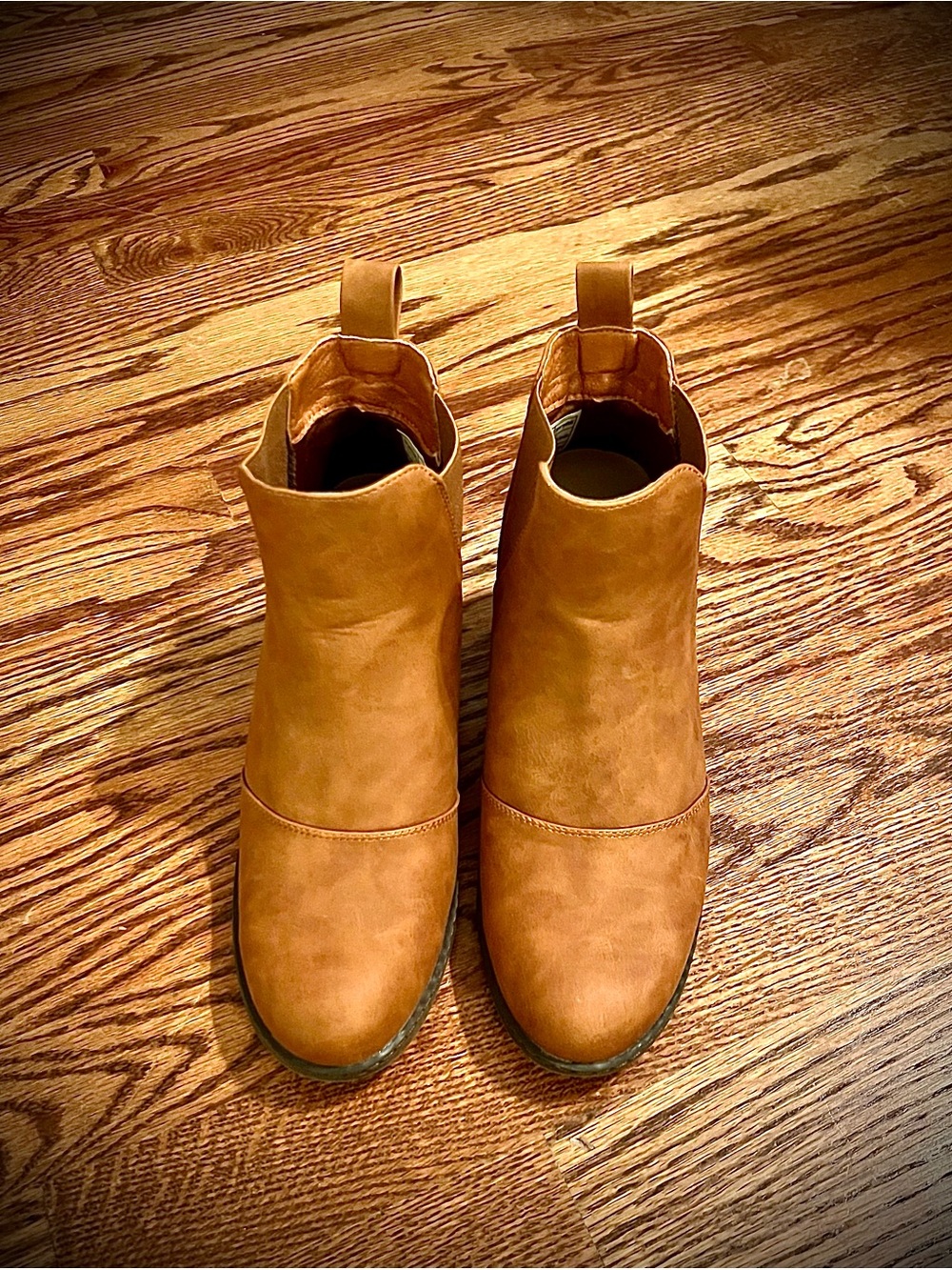 Vepose Cognac Brown Chelsea Ankle Booties